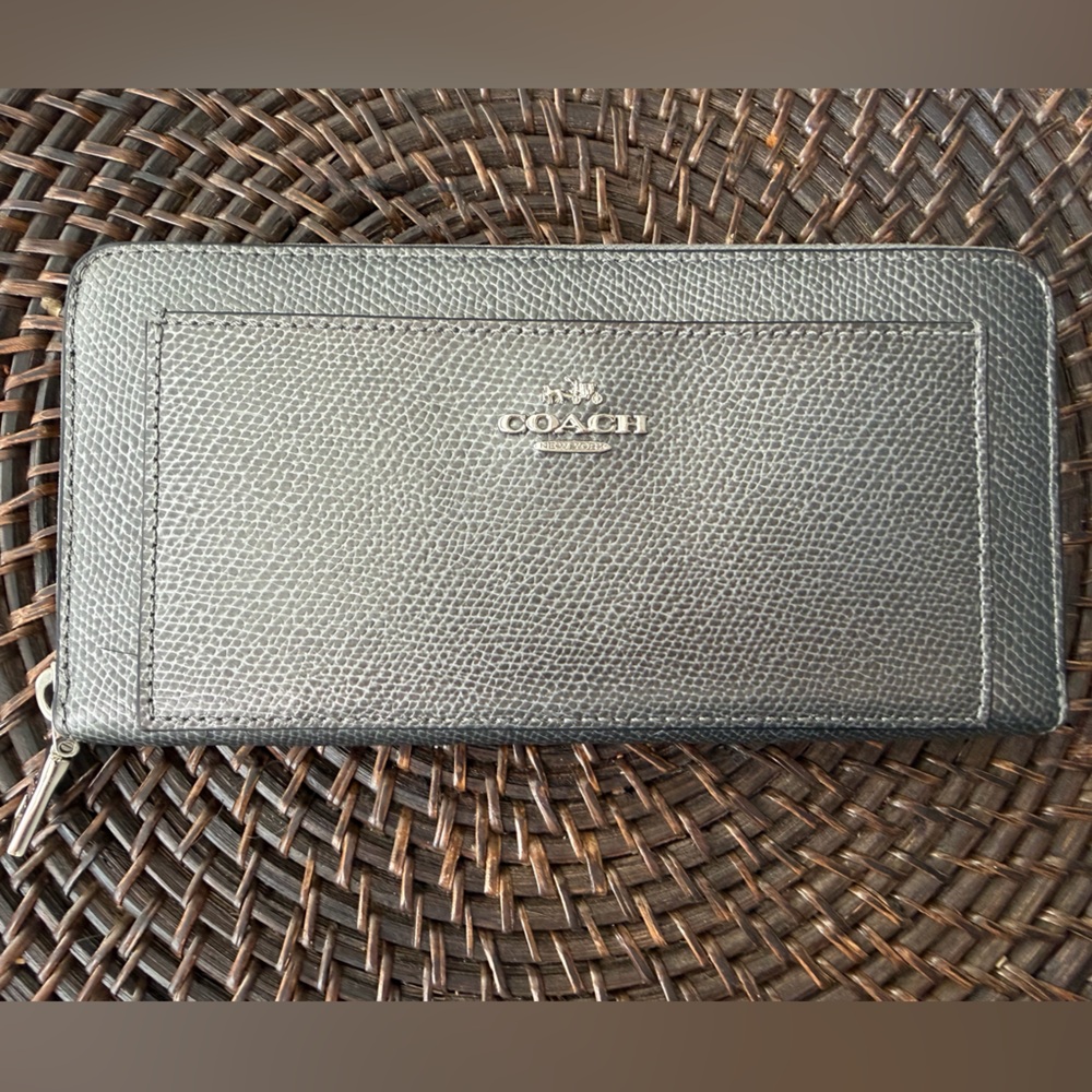 Coach Textured gray/silver Leather Zip Wallet, NO WRIST STRAP!